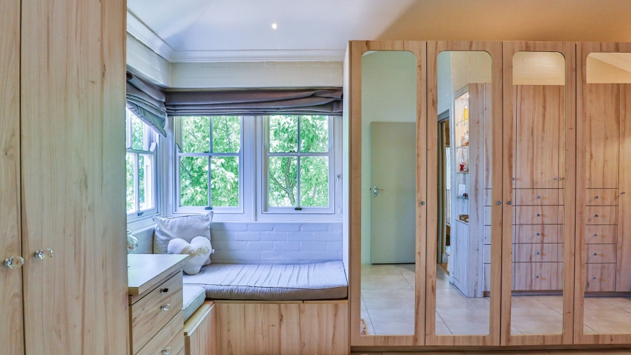 5 Bedroom Property for Sale in Constantia Western Cape